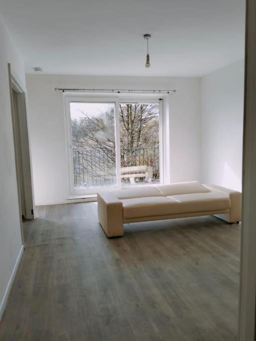 Apartment 4 Bed House, Sea View Balcony