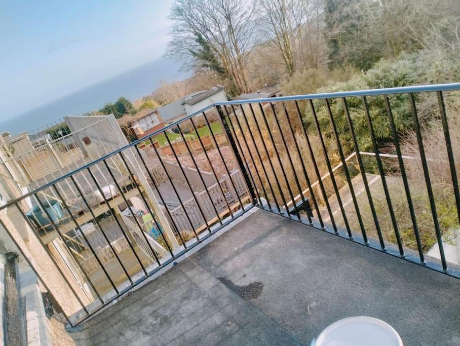4 Bed House, Sea View Balcony Apartment *